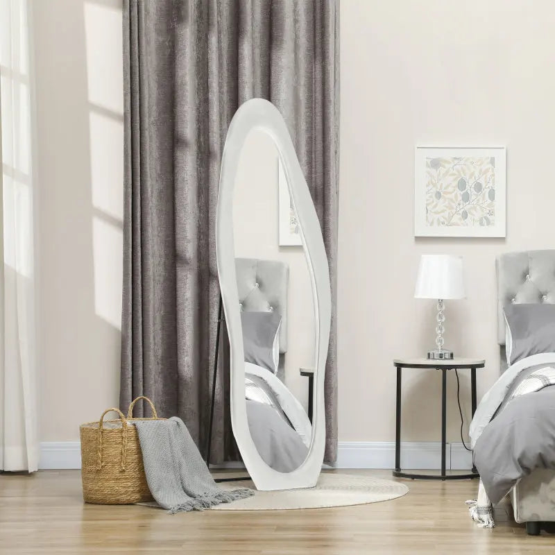 Miroir pleine longueur ondulé velours blanc
