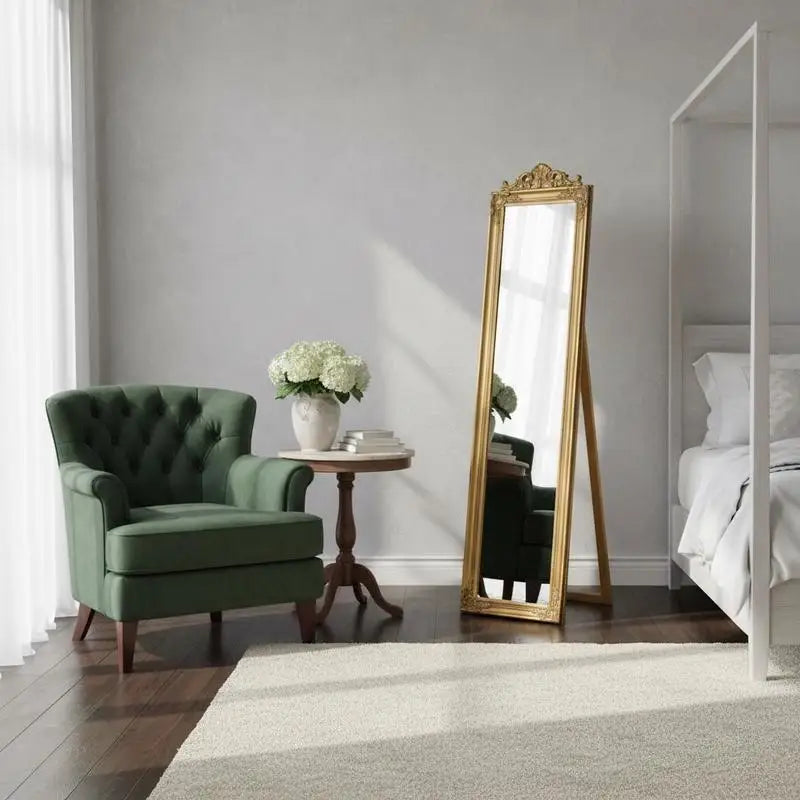 Miroir sur pied baroque doré